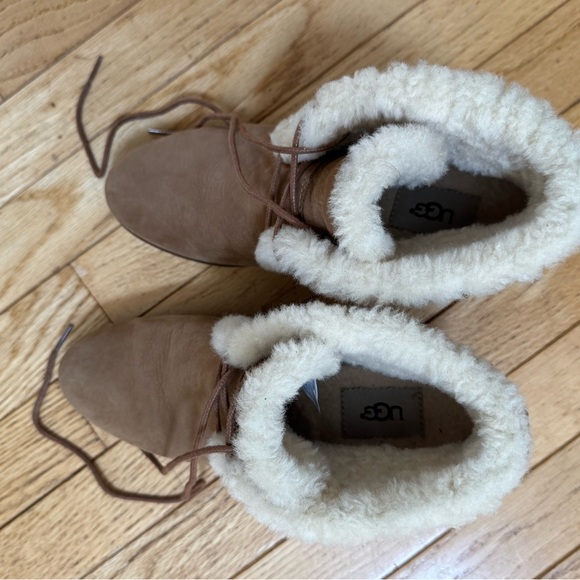 UGG Women’s Jeovana Ankle Wedge Boots Suede Waterproof Lace Size 8 Chestnut - Picture 8 of 10